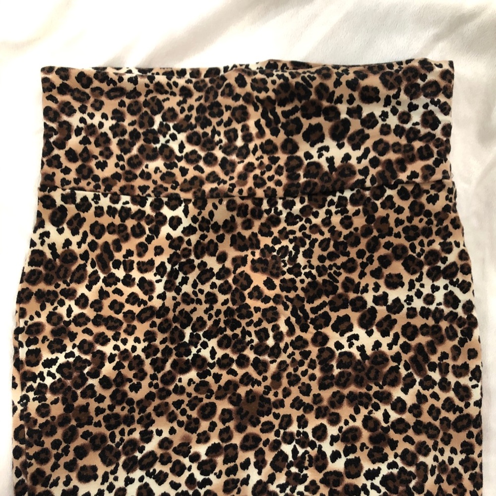 Leopard print mini skirt